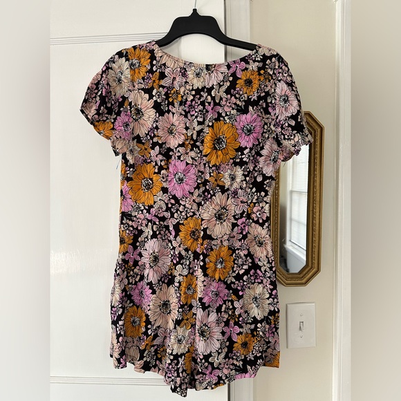 NWOT, BB Dakota Steve Madden She Hangs Out Floral Romper, Size M - Picture 3 of 3